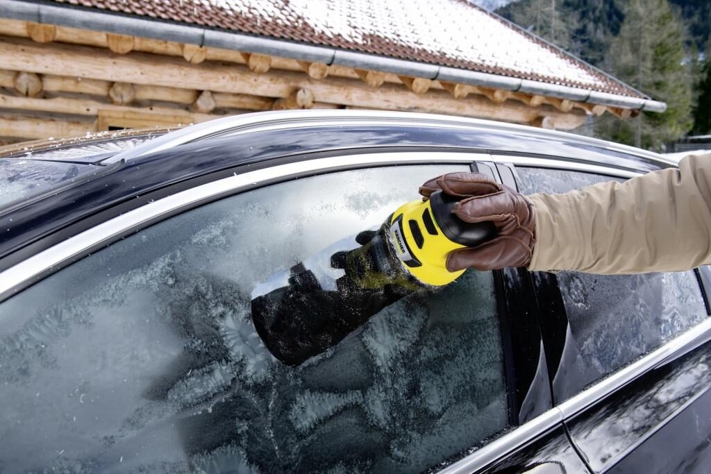 EDI_4_rural_side_window_detail_app_03_CI20_96 dpi (jpg)