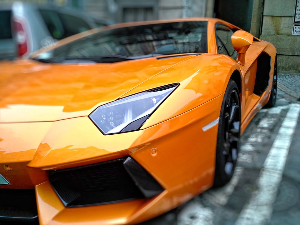 lamborghini-618356_960_720