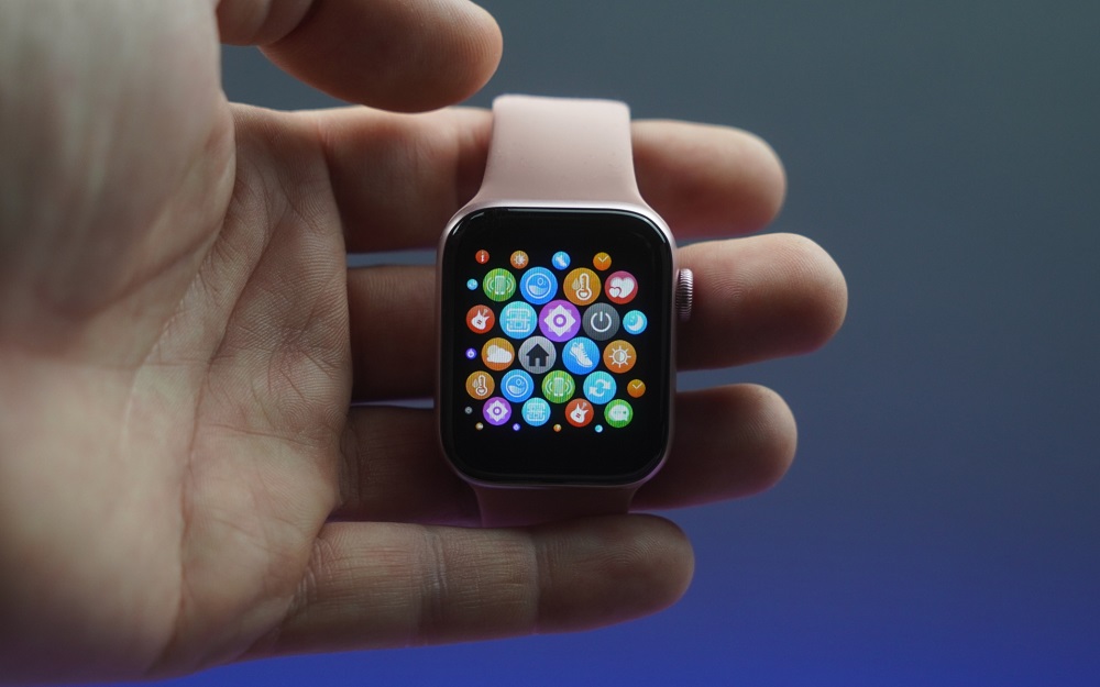 carneo-gear-cube-podobne-appl-watch