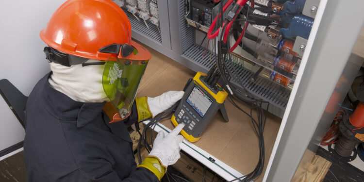 Nechajte si zmerať elektrickú sieť a odhaľte potenciálne problémy