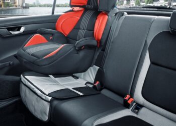 Co by v autě nemělo chybět pro bezpečnou jízdu?