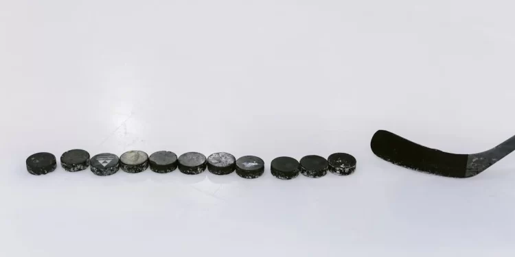 Alex Ovechkin míří na Wayna Gretzkyho